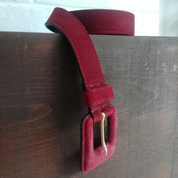 Vintage Country Casuals made in Italy real red suede leather belt gold detail L - Picture 5 of 11